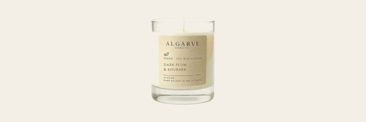 Duftkerze Dark Plum & Rhubarb von Algarve Candle Co.