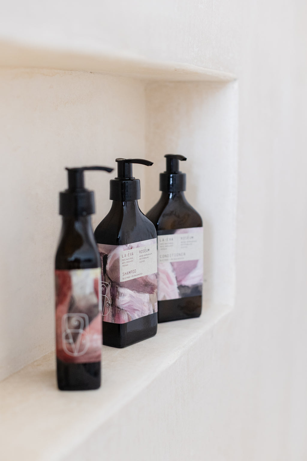 BODYWASH ROSEUM - HARMONY WITH ROSE GERANIUM AND CITRUS NOTES