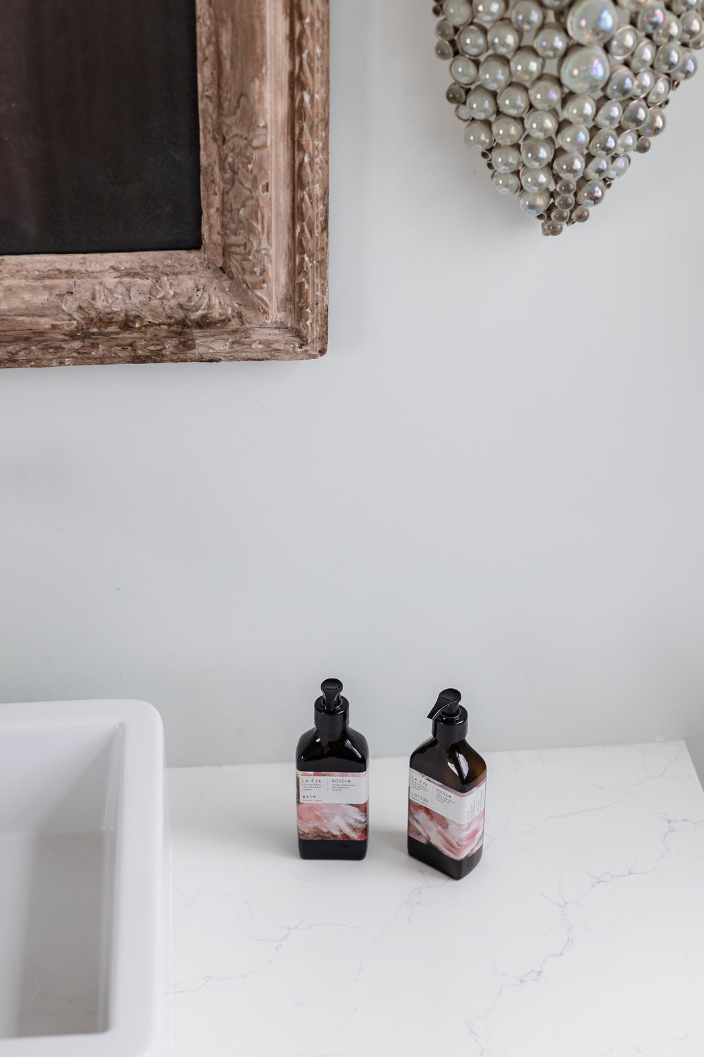 BODYWASH ROSEUM - HARMONY WITH ROSE GERANIUM AND CITRUS NOTES