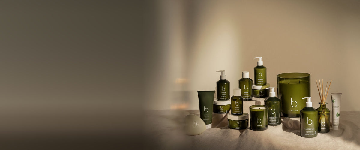 Die Bamford Geranium Pflegeserie auf Leinen
